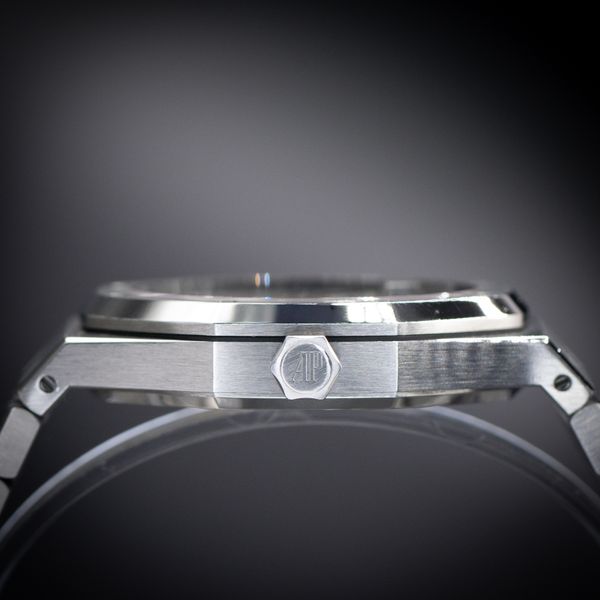 Audemars Piguet Royal Oak 15400ST.OO.1220ST.02